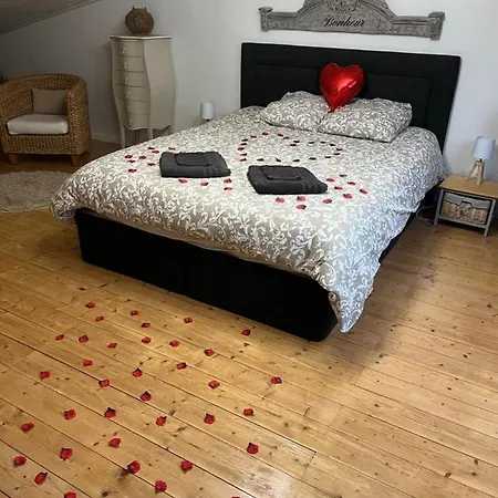 Maison Avec Jacuzzi Privatif Et Terrasse N'1 Ferienhaus