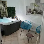 Maison Avec Jacuzzi Privatif Et Terrasse N'1