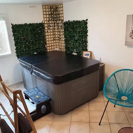 Maison Avec Jacuzzi Privatif Et Terrasse N'1 *